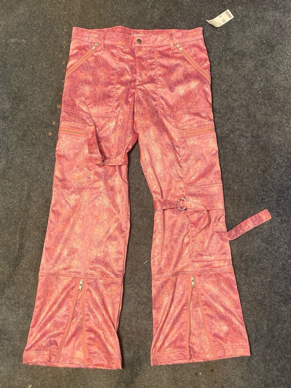 BDG urban outfitters Pink snake reptile pattern baggy cargo pants size 10 NWT
